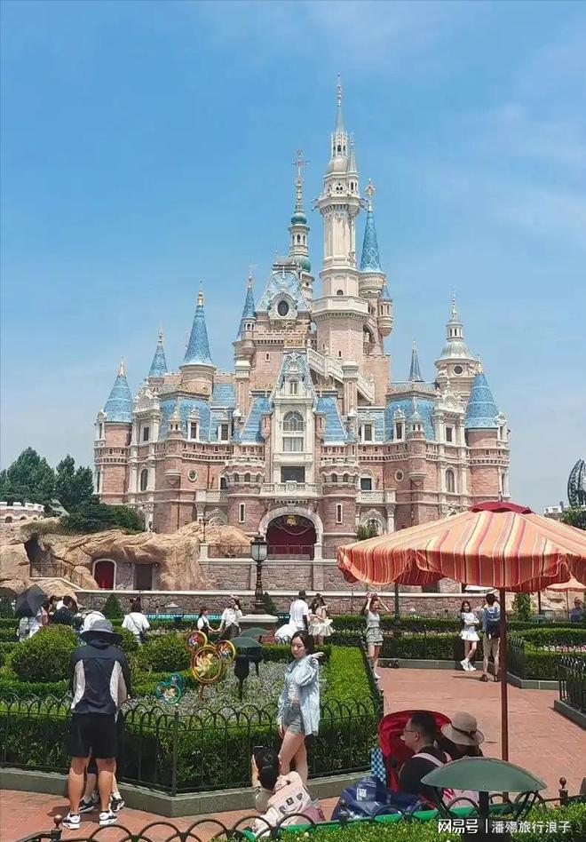 侣女生对小孩动手目击者发声情侣被骂惨AG真人澳门百家家乐迪士尼打架后续情(图10)